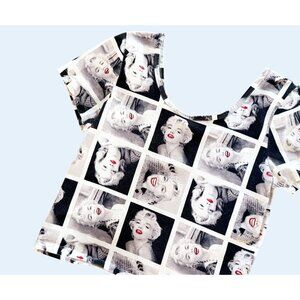 MARILYN MONROE Short Sleeve Crop Top Size Large